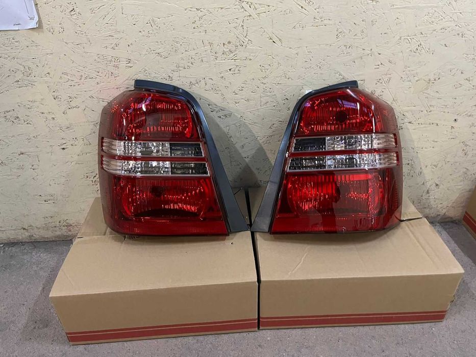 Фонарь Тойота Хайлендер 2000- / Toyota Highlander 2003