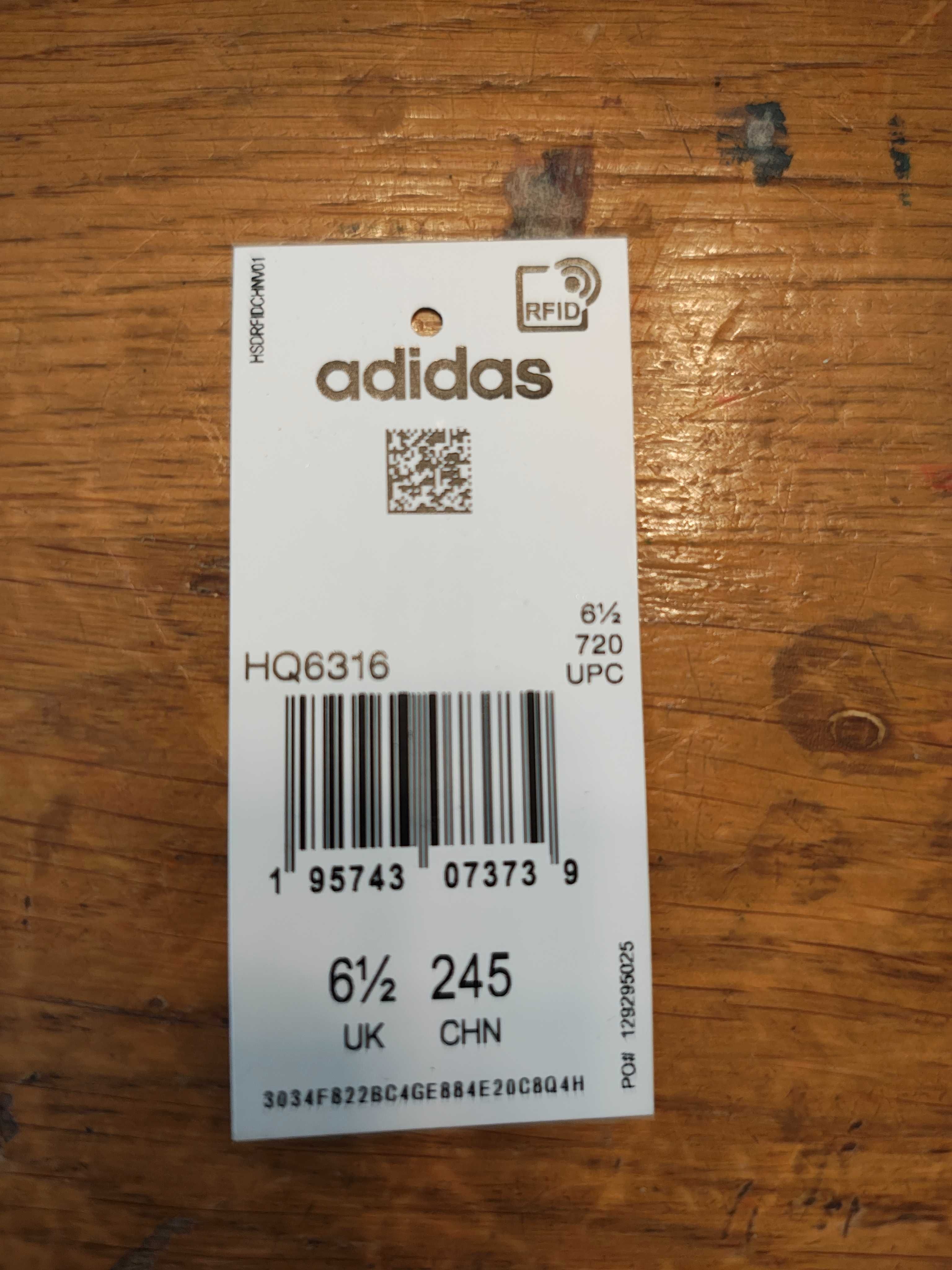 Продавам марaтонки ADIDAS YEEZY BOOST 350 V2
