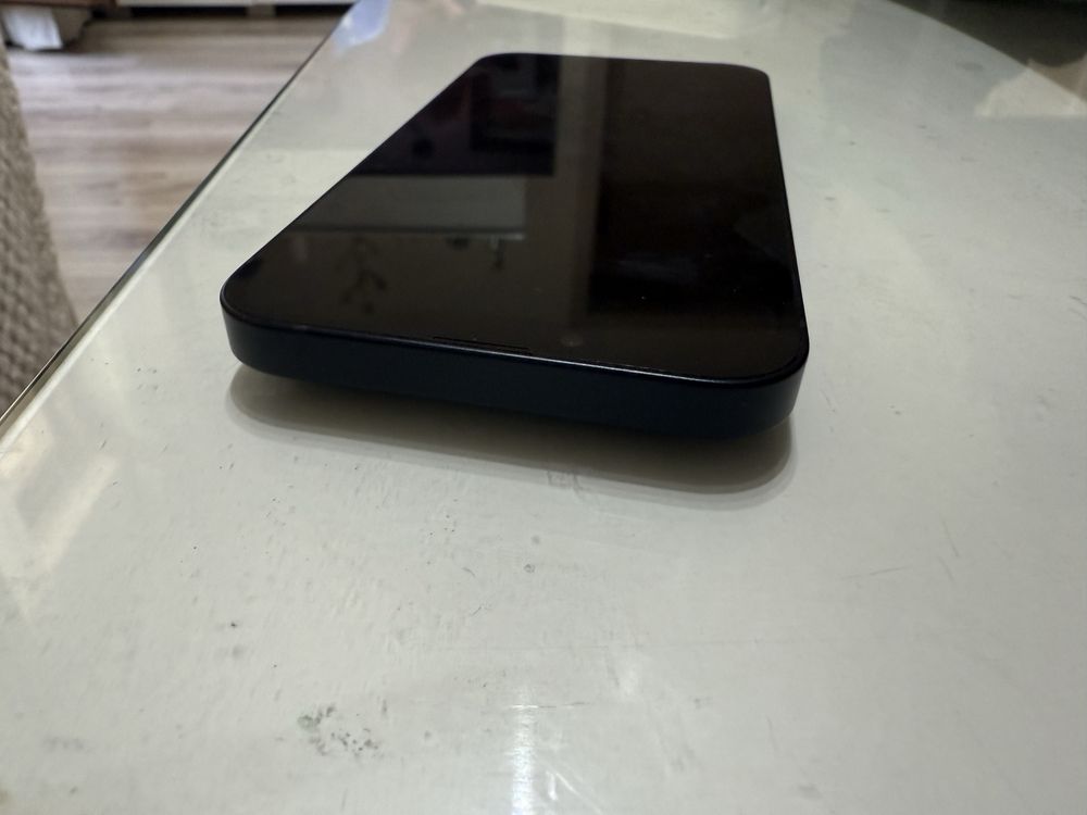 iPhone 13 256 gb black Като нов!