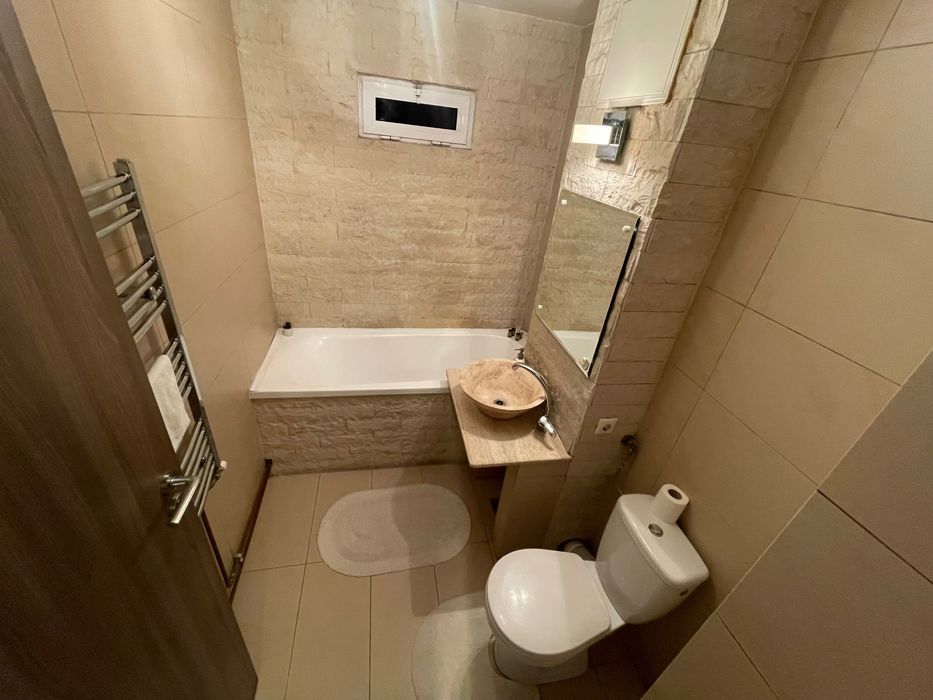 Craiova,Regim-Hotelier,Apart.3 camere,2bai,min.2zile,1000 lei/zi/neg