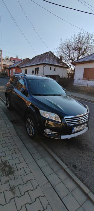 Vand sau schimb Toyota Rav4 2011 2.2 Diesel Automată