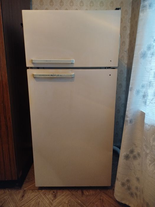 Холодильник двухкамерный