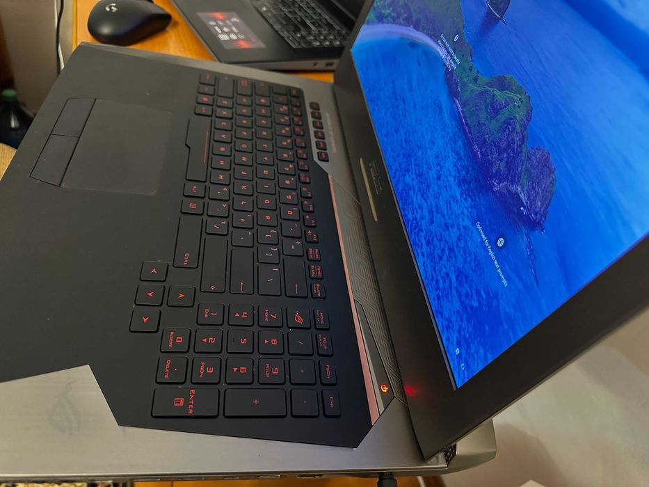 Laptop ASUS ROG 752VT 17.3'  i7 6700HQ 16GB 256gb M.2