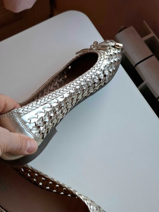 Дамски обувки номер 38 на LASOCKI - eстествена кожа