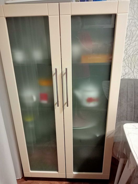 Продаются шкафы на кухню и в гостинную