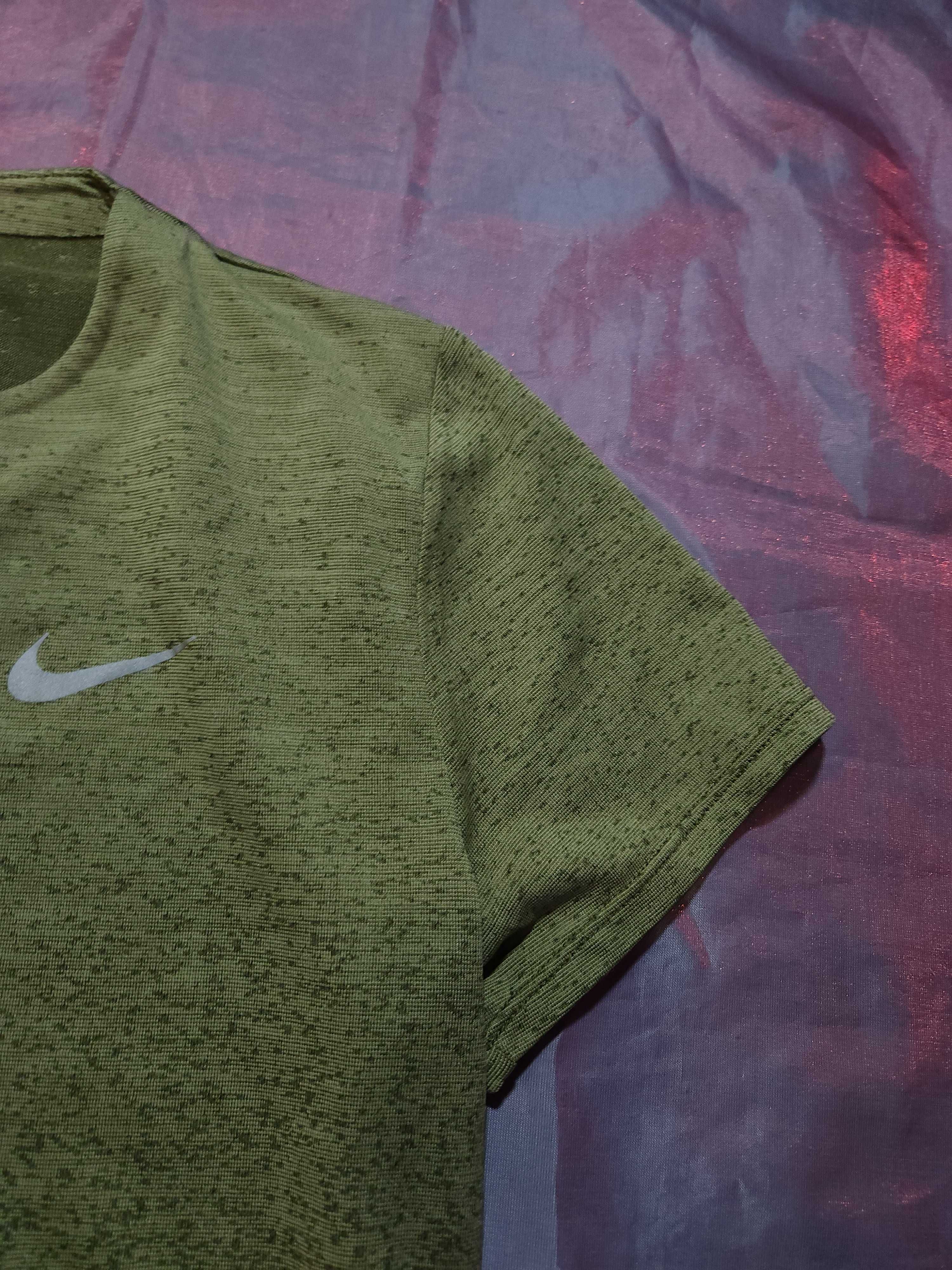NIKE Dri-Fit Тениска/Дамска M
