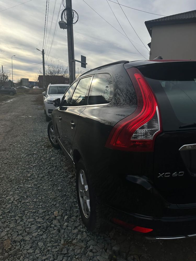 Volvo XC60 D5 AWD 2.4D 215cp 4x4