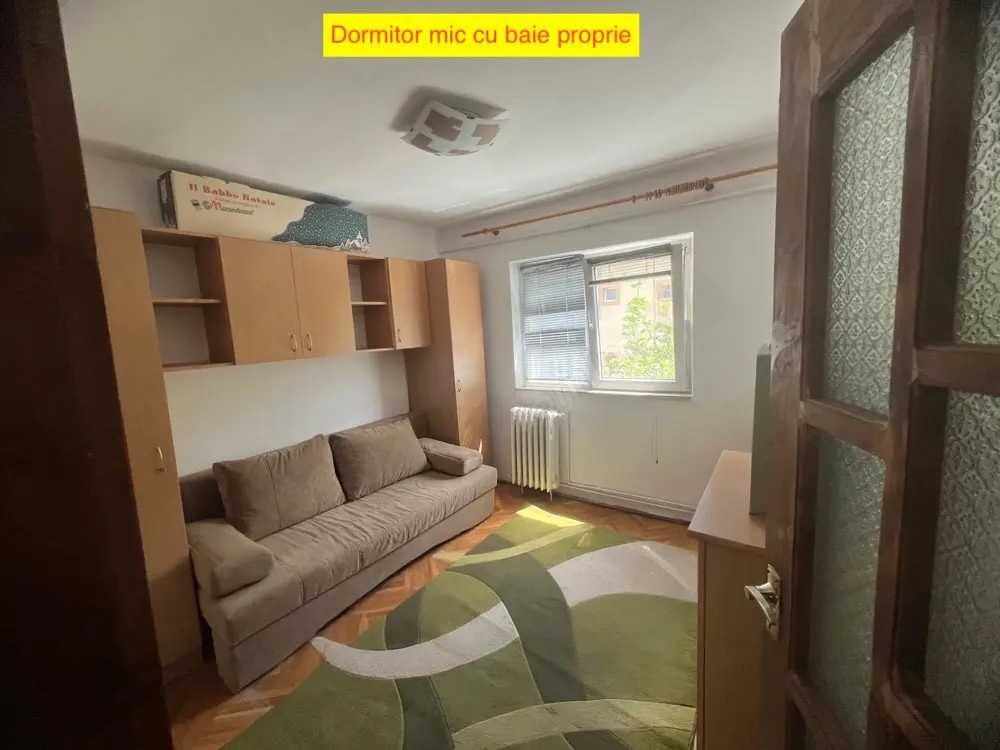 Proprietar Vând apartament 3 camere | Etaj 4 din 4 | Strada Lugojului