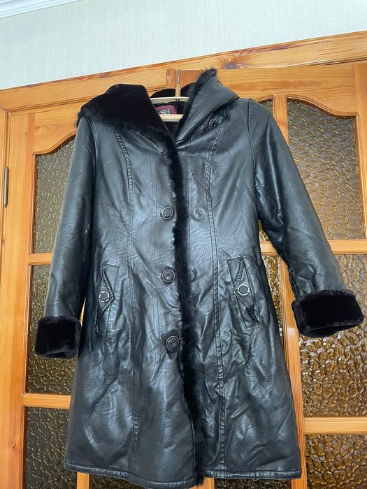 Продам женскую дубленку в отличном состоянии