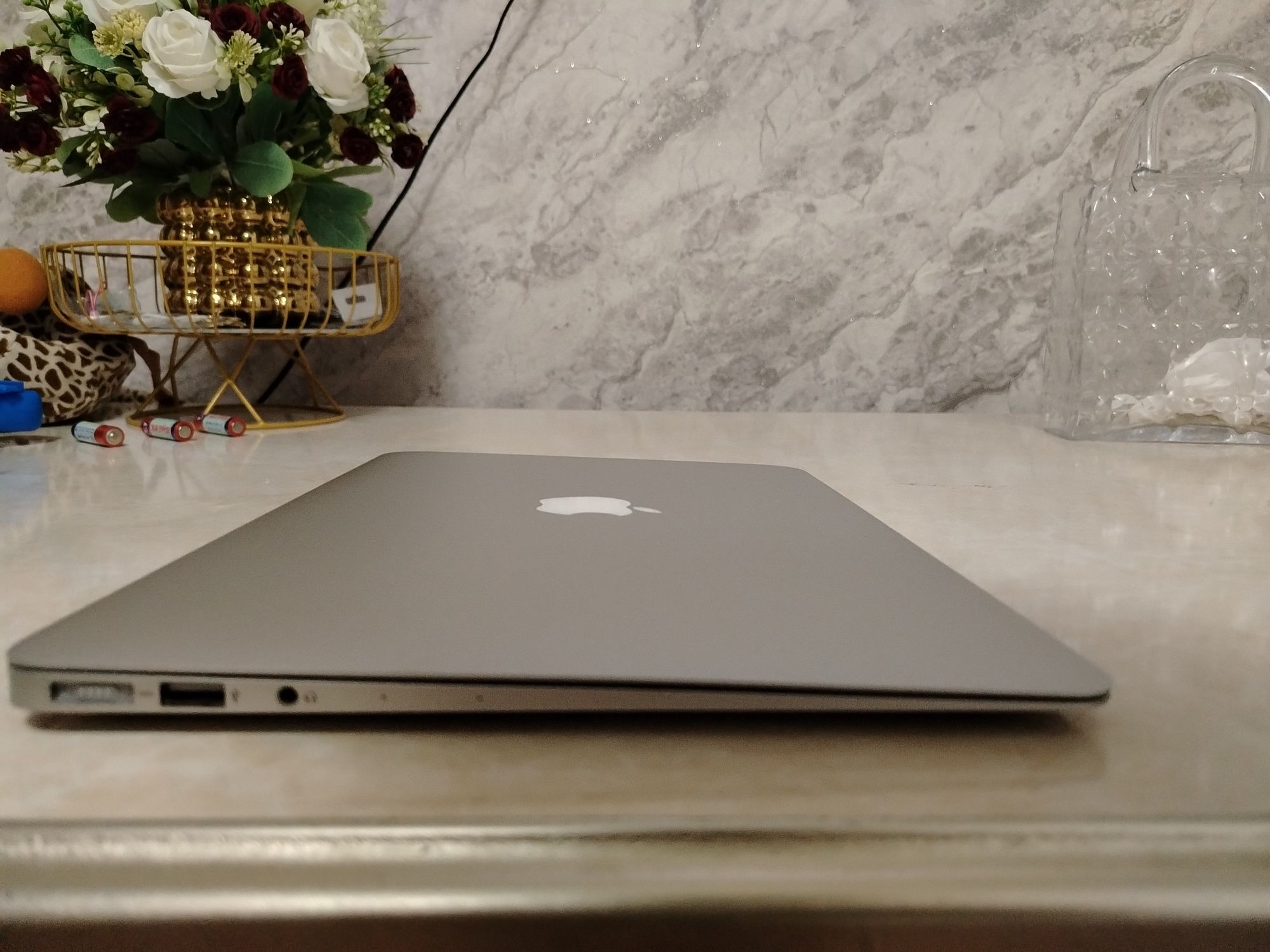 Ноутбук MacBook AIR