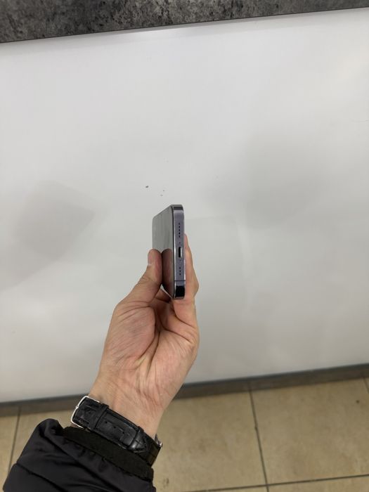 srochna iphone 14 pro  128 gb