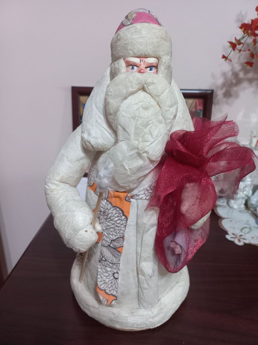СССР ёлочные игрушки в большом количестве.