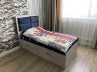 Кровать с ящиками для белья + матрас