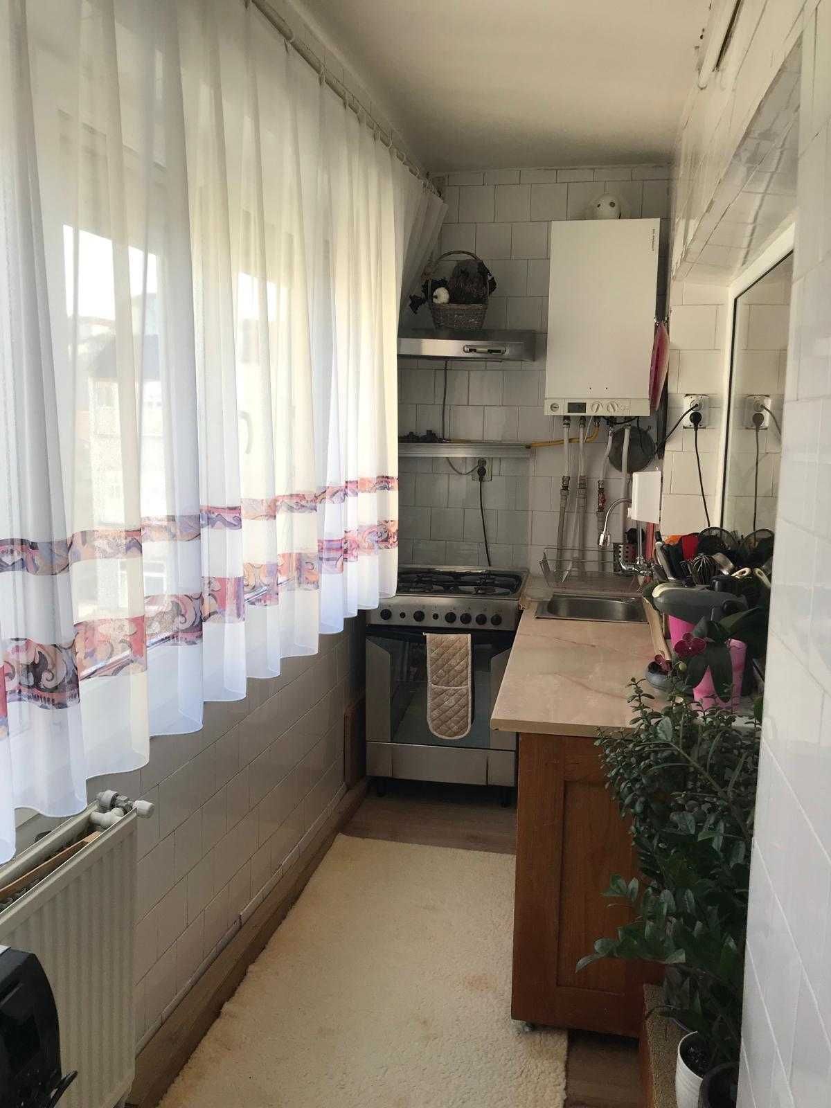 Pers fizica vand apartament 3 camere decomandate, str. C. Coposu