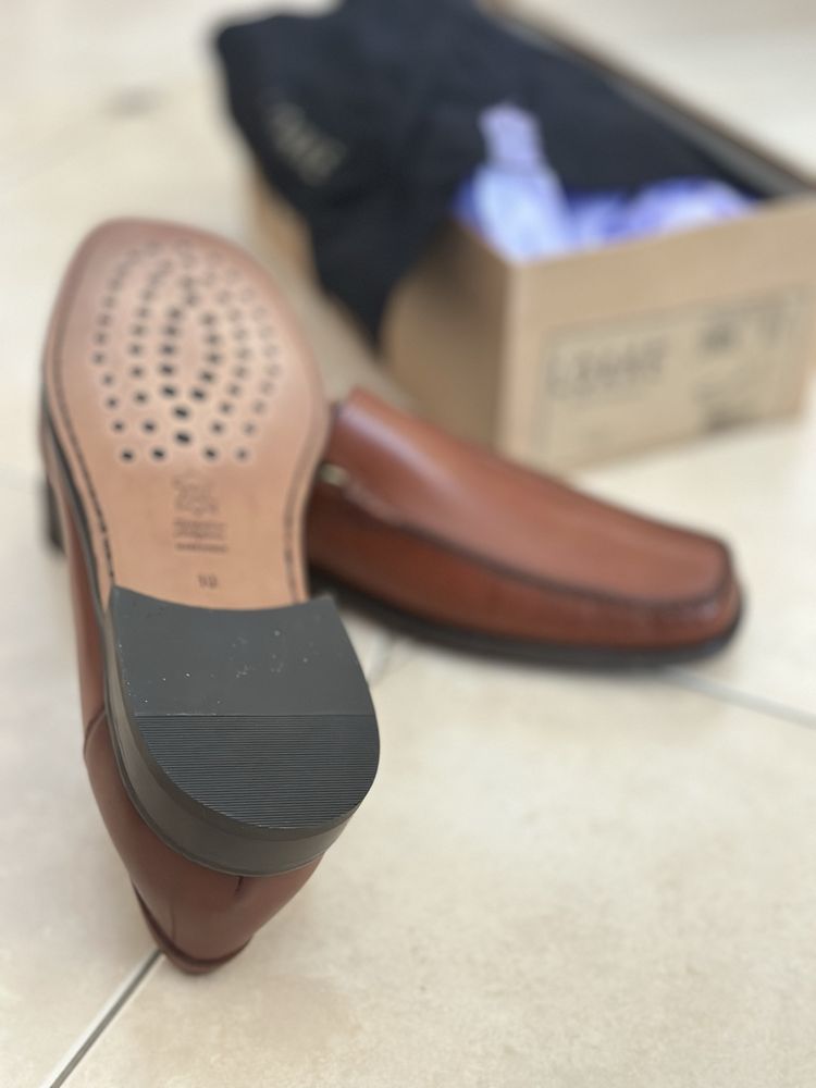 *НОВИ* Loake мъжки мокасини / loafers 44 естествена кожа, Made in UK