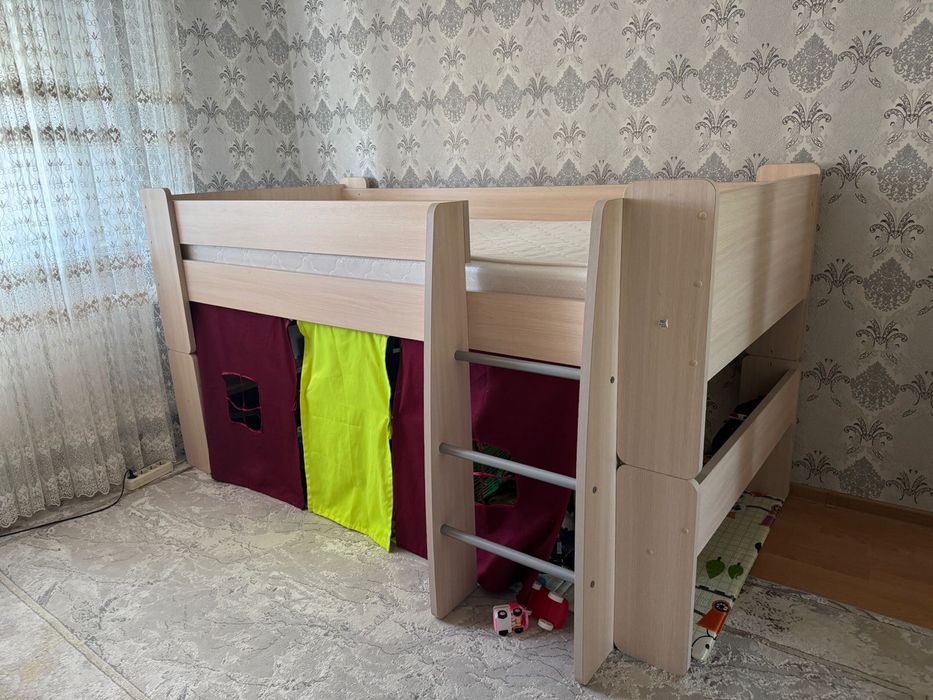 Продам кровать детскую