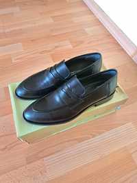 Мужские чёрные туфли