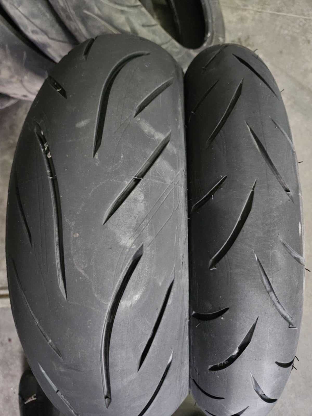 Bridgestone Battlax S21, DOT 4223 НОВИ