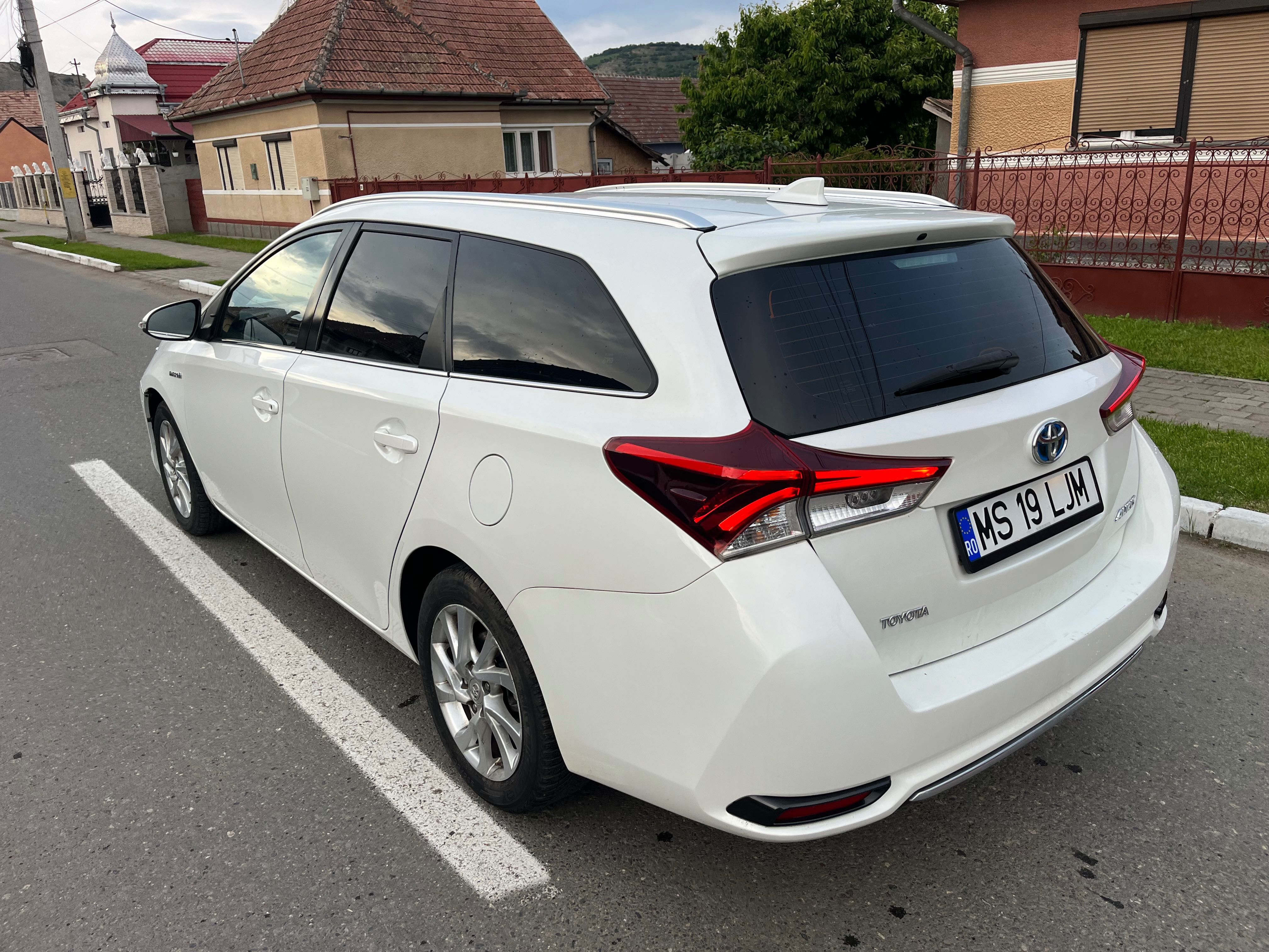 2016 Toyota Auris Hybrid break , 149000 km, proprietar