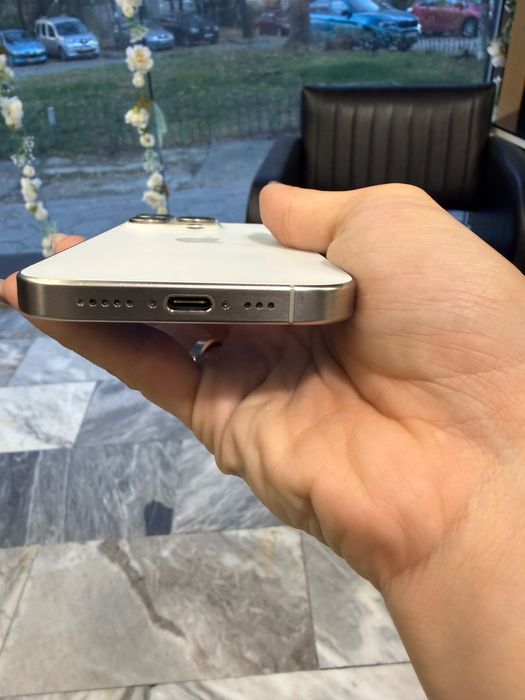 iPhone 15 pro в отлично състояние