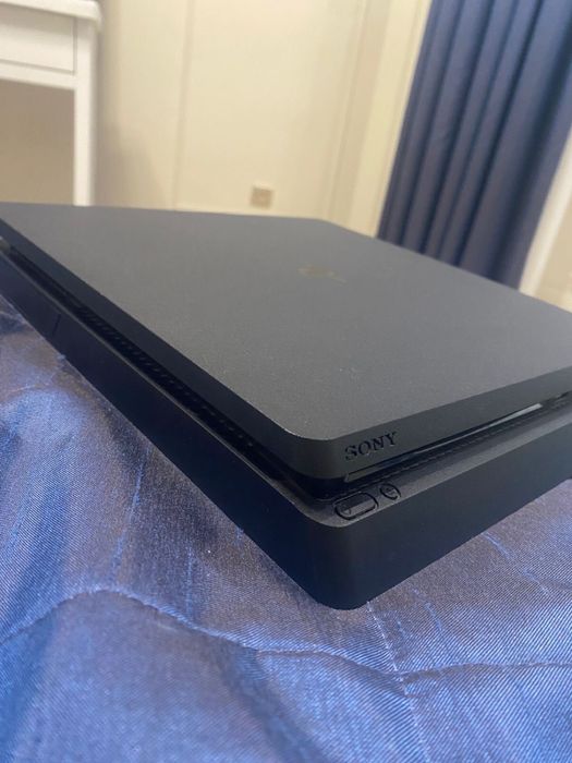 Sony PlayStation 4 slim / 500 gb