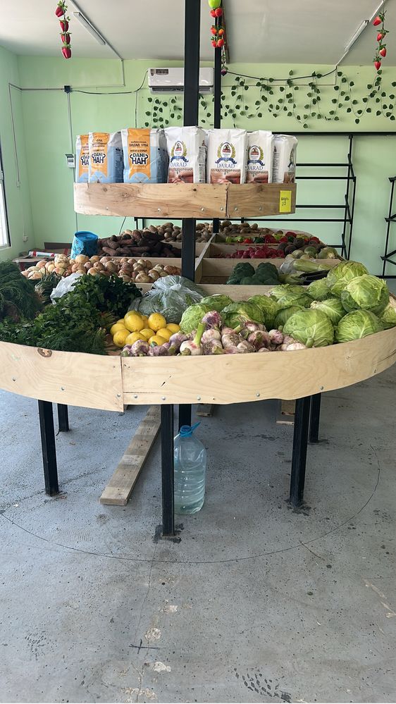 Продам стол и стеллаж и кондиционер