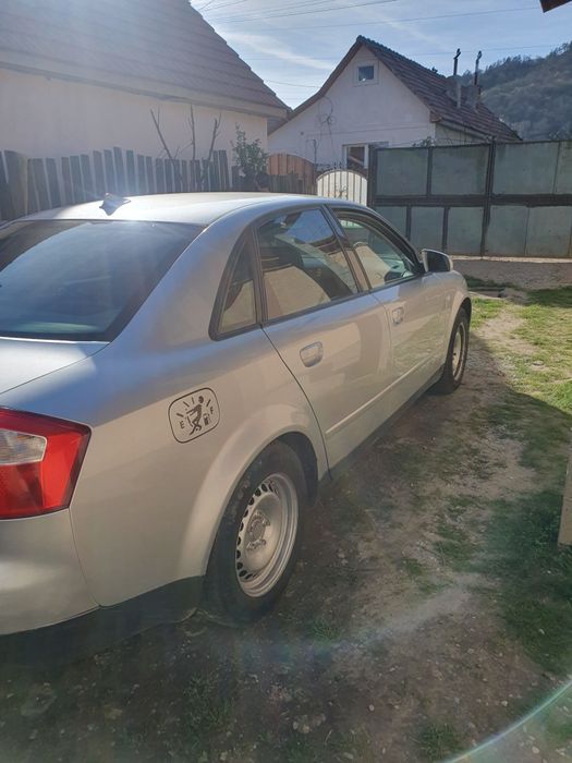Vând Audi a4 b6 1.6 benzina