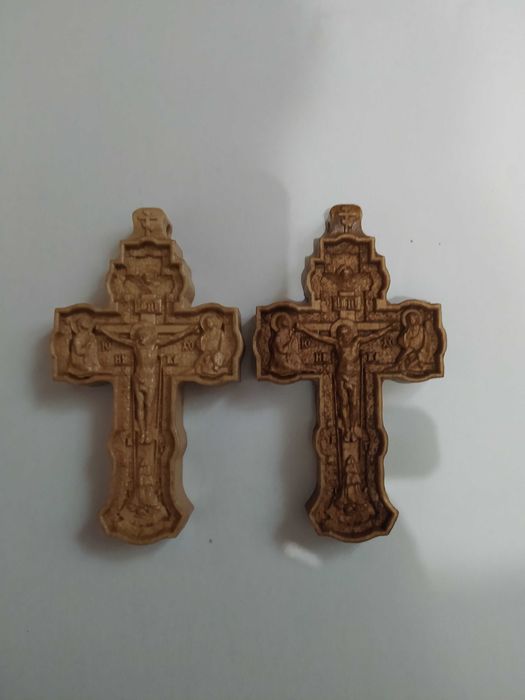 Set 4 cruci pectorale sculptate in lemn
