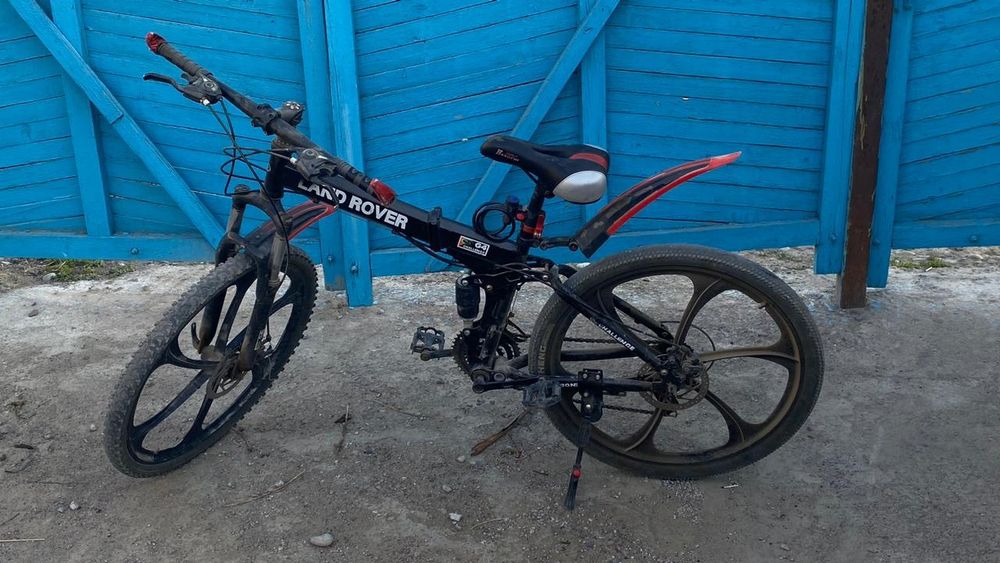 Срочно сатылады,  келсеміз.. Запас бір педль, запас балон. Замак бар