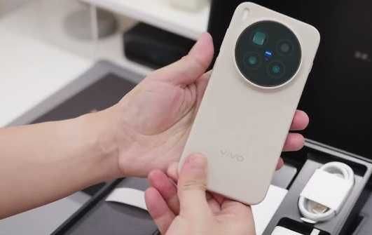 Vivo X300 Dual sim 5G глобален, с e-sim, Android auto 6040mАh батерия