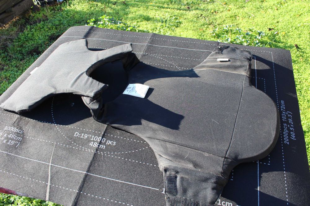 Бронежилетка - английска юношеска