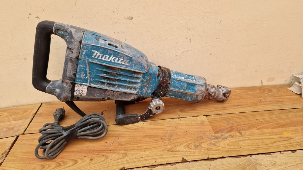 Ciocan demolator Makita  HM 1317C