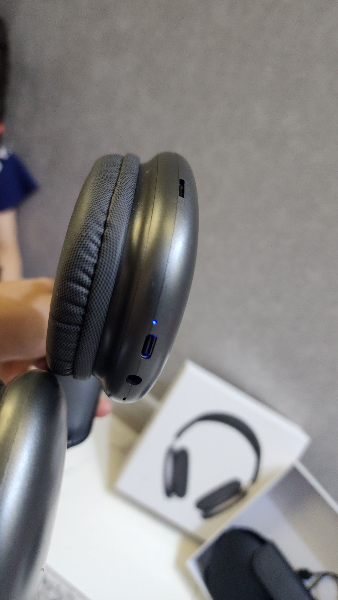 Airpods max  "type-c"