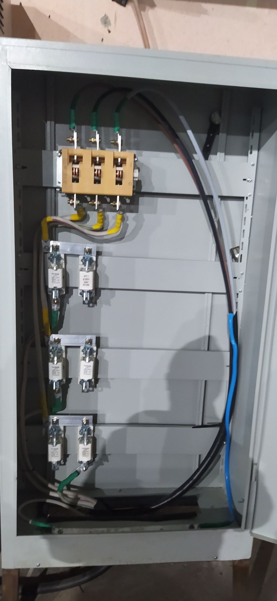 Elektro montaj .elektro mobil zaryadnik ustanofka .ariston remont
