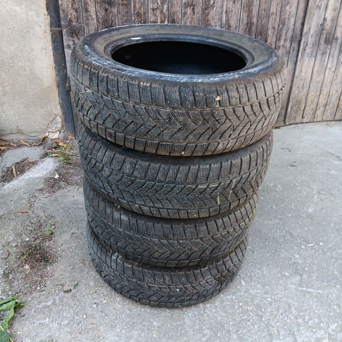 Зимни гуми за джип Dunlop 235/60/18