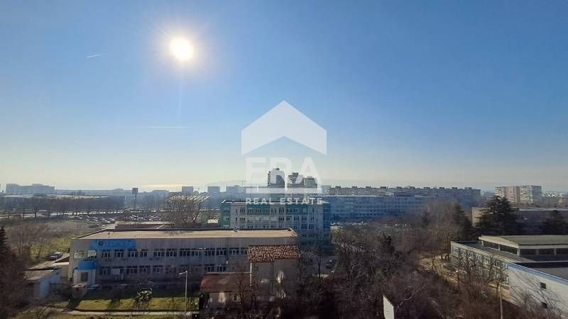 Продава се Тристаен апартамент в Варна, Левски - 110 кв.м за 2273 €/кв.м - Снимка #3