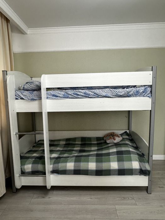 Продается двухъярасная  кровать