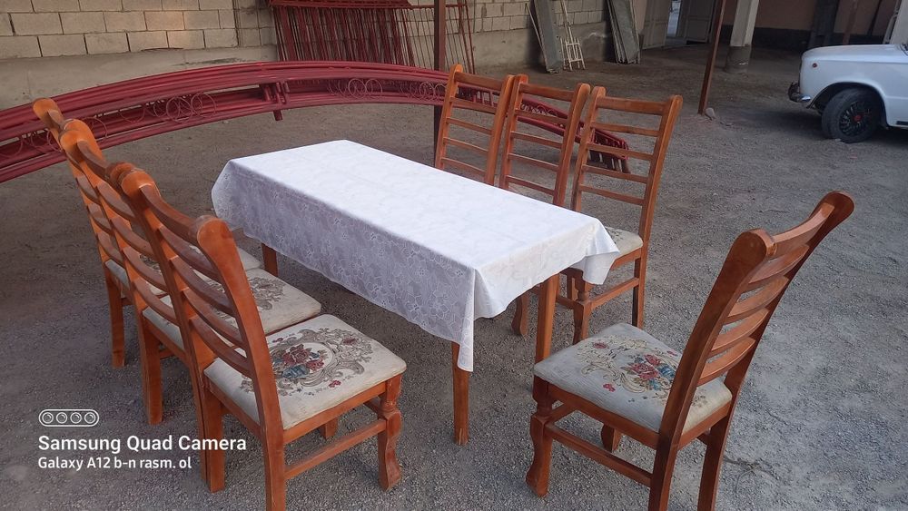 Stol stul sotiladi yangidek