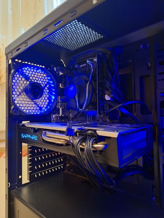 Calculator Gaming în stare perfectă de funcționare!