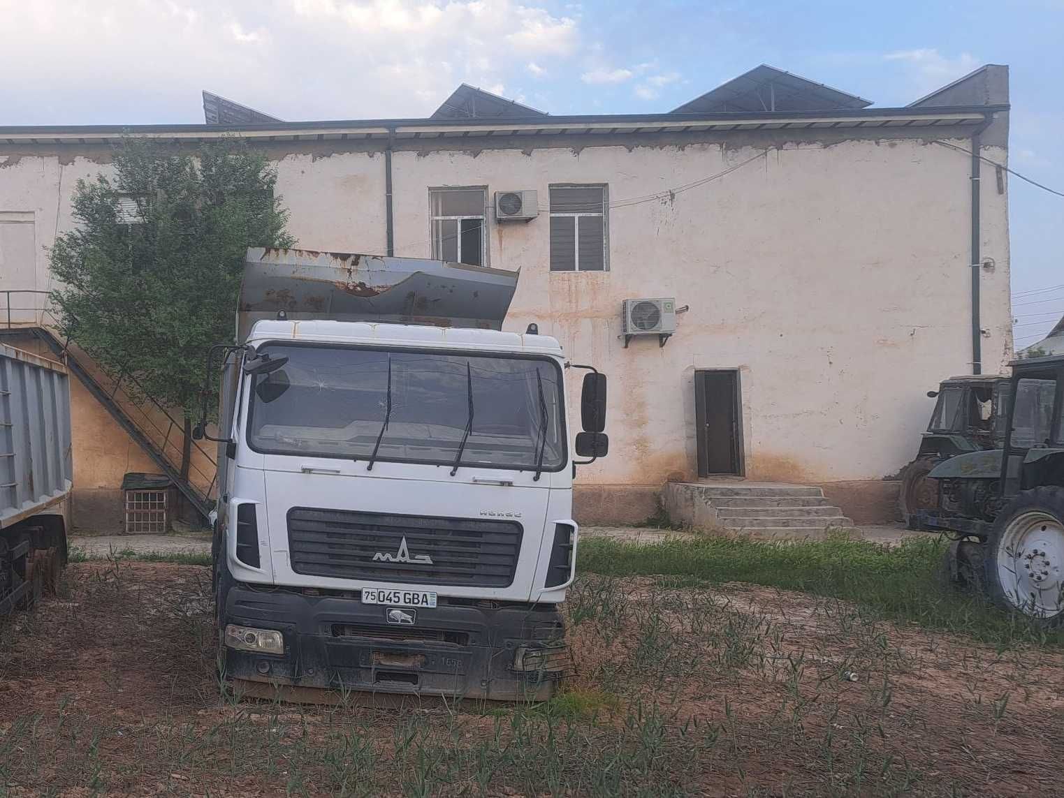 Qiziriq tumanida MAZ yuk o`zi ag`daruvchi sotiladi