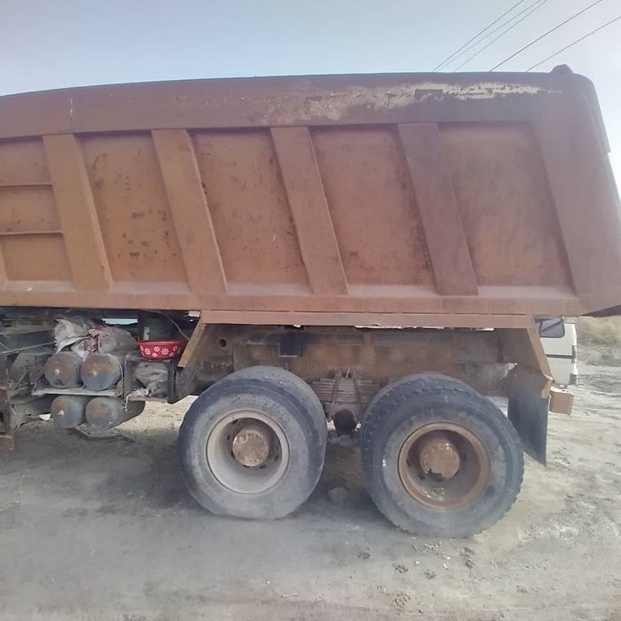 Самосвал DONGFENG сотилади