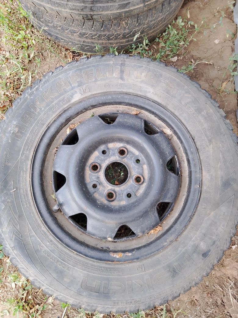 Шина 185/75R14 один сезон проездил