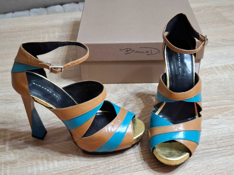 Елегантни сандали от естествена кожа