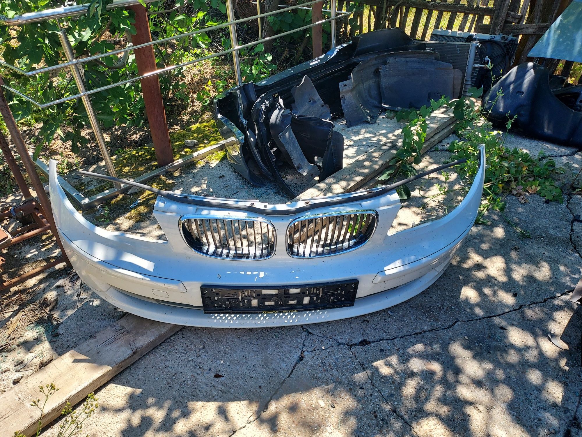 Dezmembrez BMW seria 1 e87