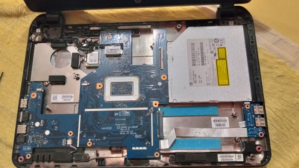 Лаптоп hp 15-r255nu За часи изгорял процесор