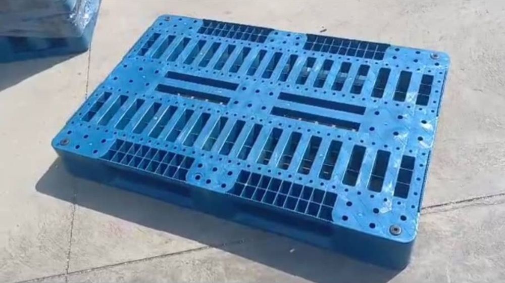 Евро-поддоны пластиковые. Размеры:1200×800×150. Цена: 355000 сум за шт