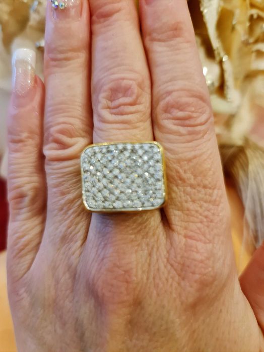 Inel aur 18 kt cu diamante, superb