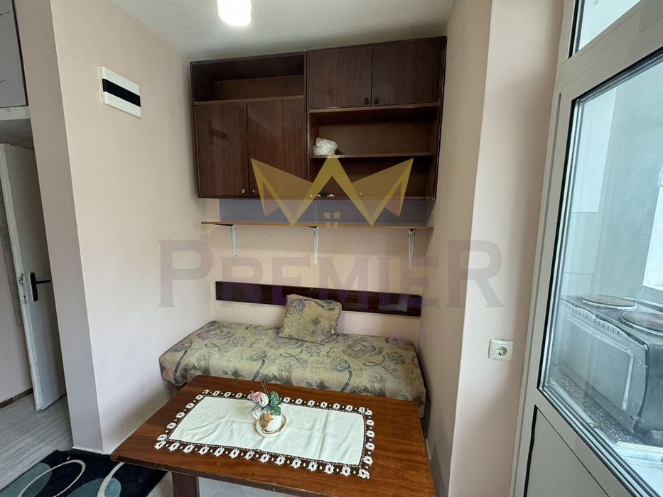 Дава се под наем Двустаен апартамент в Варна, Център - 45 кв.м за 255 € - Снимка #2