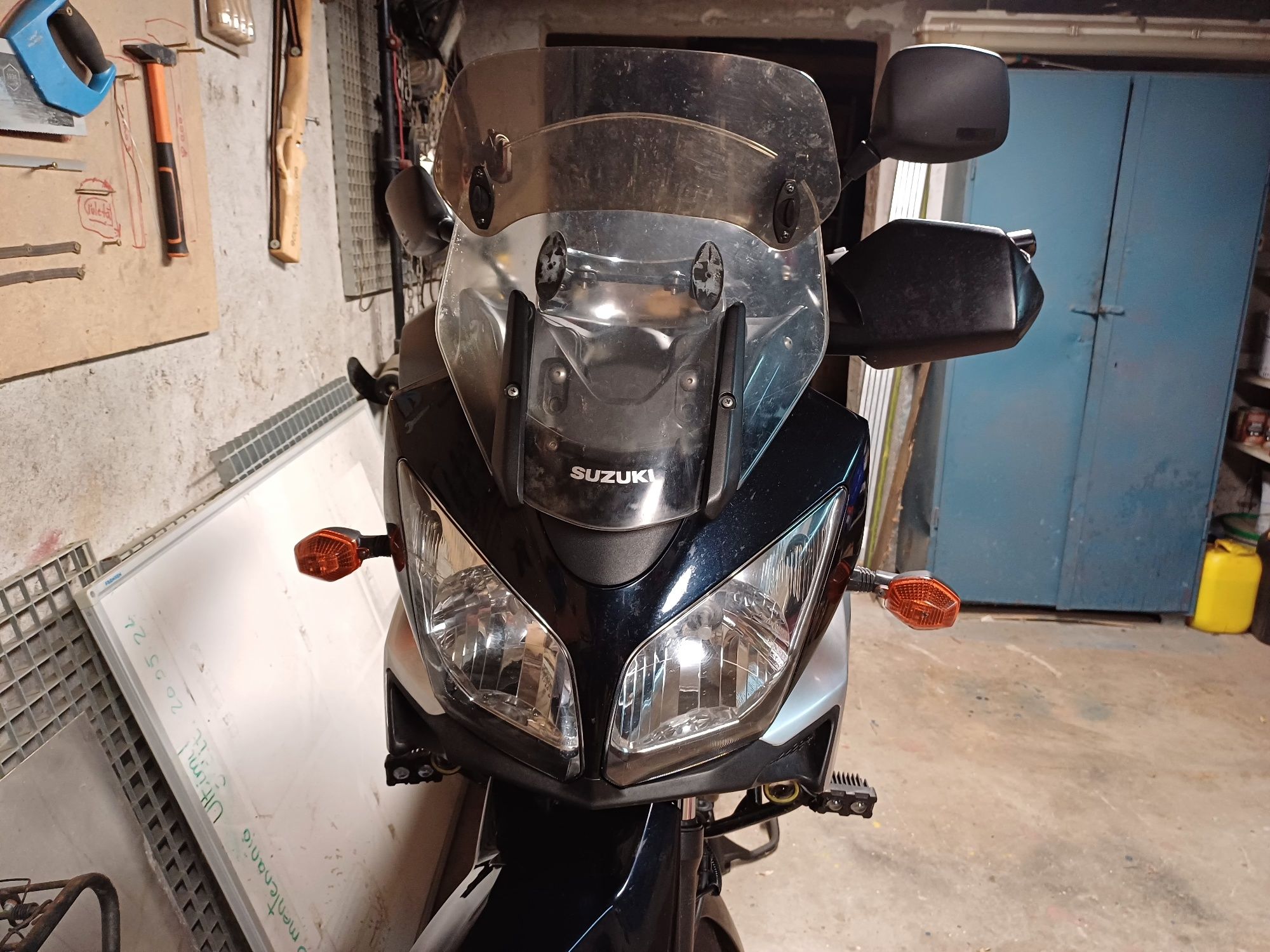 Se vinde Suzuki vstrom DL650 , 49000km