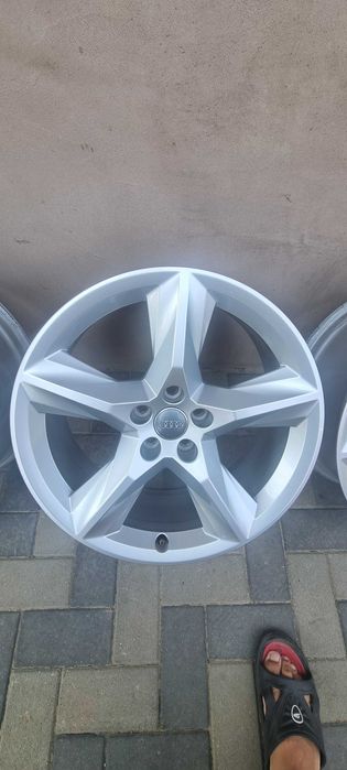 Jante R19 Audi  8.OJ×19H2 ET 28